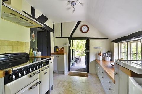 3 bedroom detached house for sale - Cranleigh outskirts