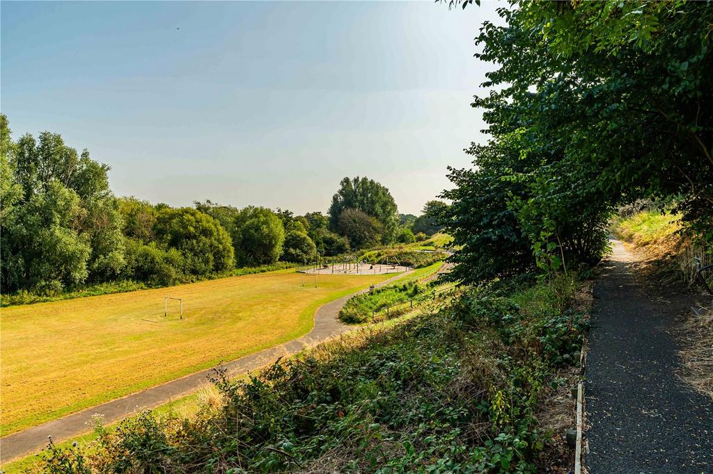 Nearby Park Alt