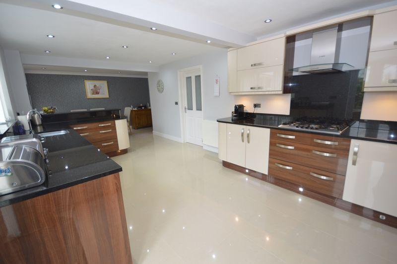 Falkirk Avenue, Widnes 4 bed detached house £435,000