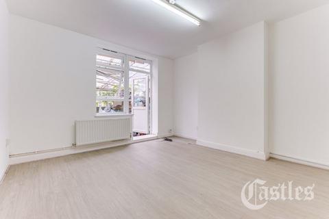 2 bedroom flat for sale, Fairmead House, Kingsmead Estate,, London