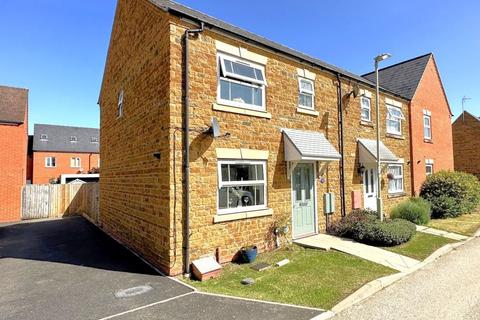 3 bedroom terraced house for sale, Bridges Close, Banbury OX15