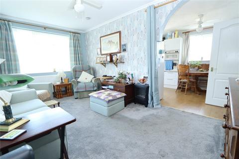 2 bedroom bungalow for sale - Naseby Close, Newport Pagnell, Buckinghamshire, MK16