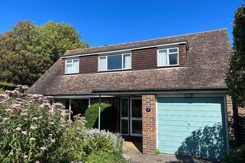2 Ingram Close, Steyning, BN44 3QD
