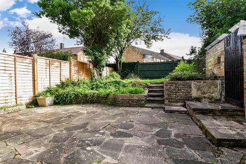 76 Bidhams Crescent, Tadworth, KT20 5HF