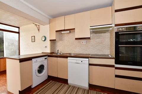 76 Bidhams Crescent, Tadworth, KT20 5HF