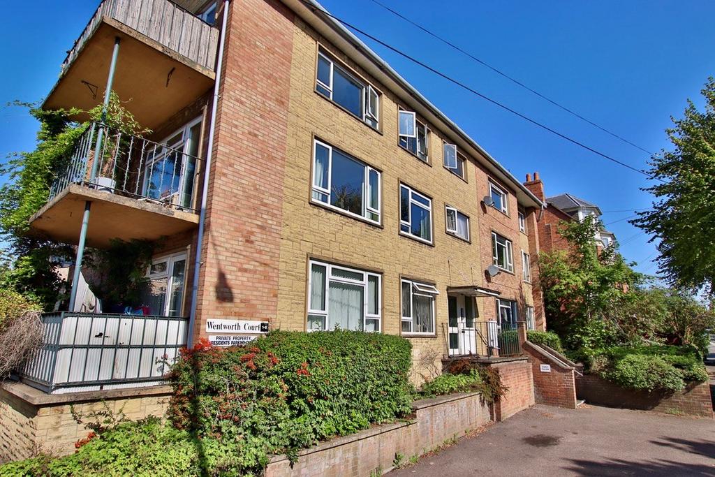 Droitwich Road, Barbourne, Worcester, WR3 2 bed apartment for sale £