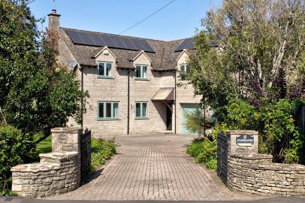 Lea, Malmesbury 5 bed detached house £850,000