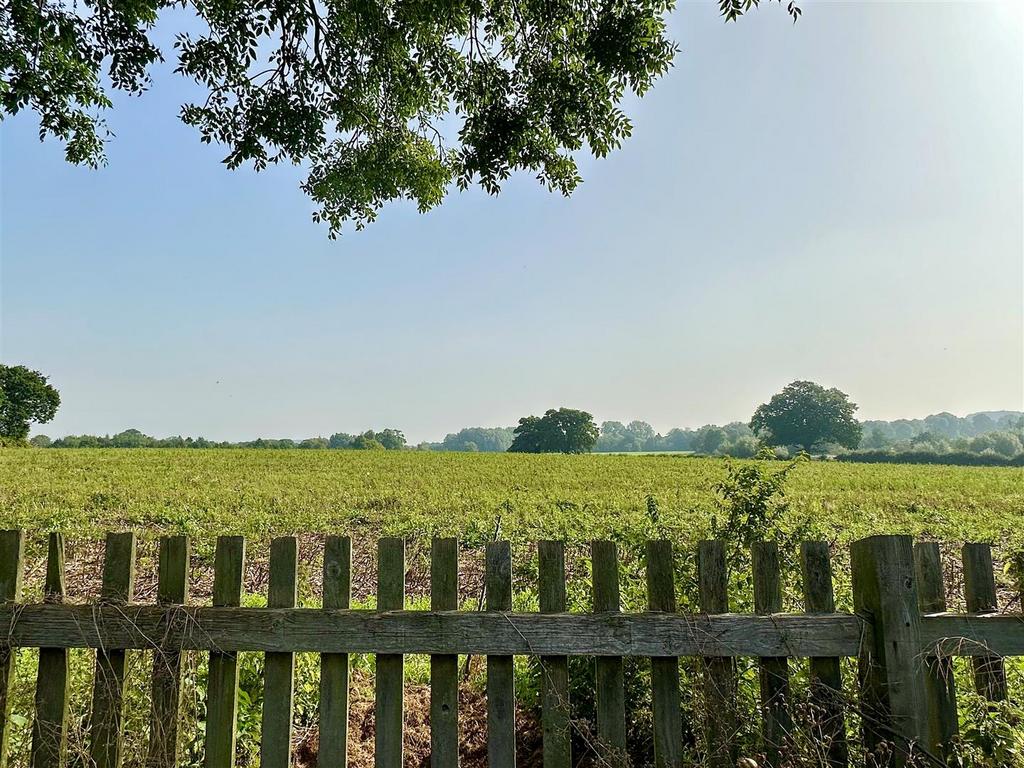 Road, Alcester 4 bed detached house for sale £525,000