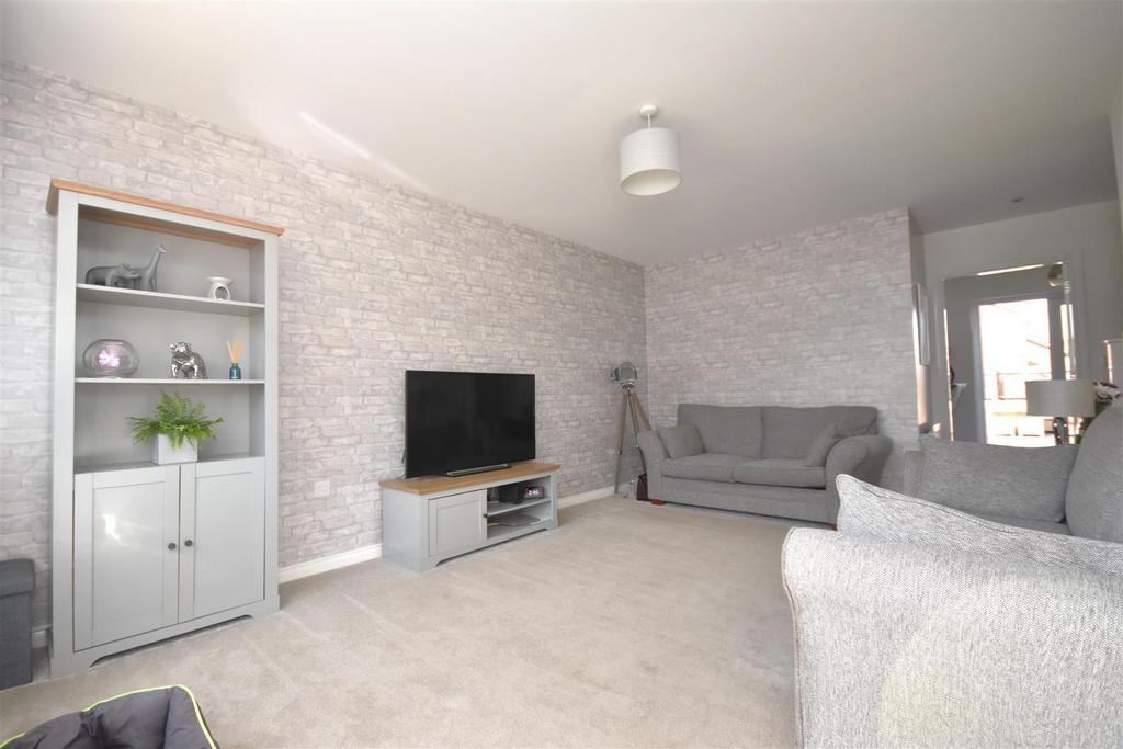 Atholl Duncan Drive, Wirral 3 bed semidetached house £240,000