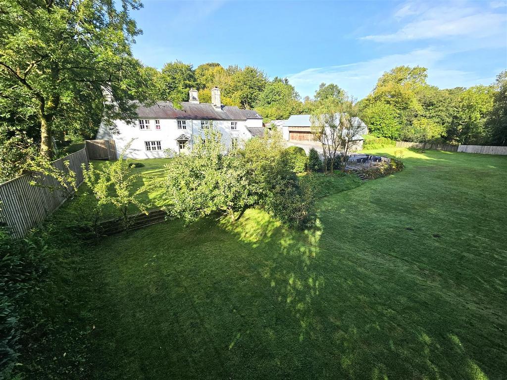 NO ONWARD CHAIN Lydford, Okehampton 6 bed detached house for sale £