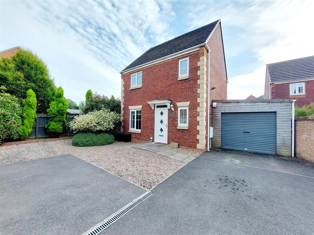 Six Mills Avenue, Gorseinon, Swansea 4 bed townhouse for sale £280,000
