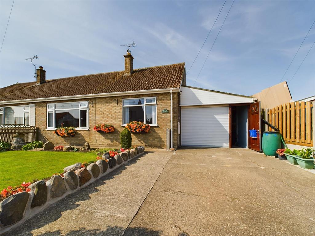 Church Lane, Flamborough 2 bed semidetached bungalow for sale £234,950