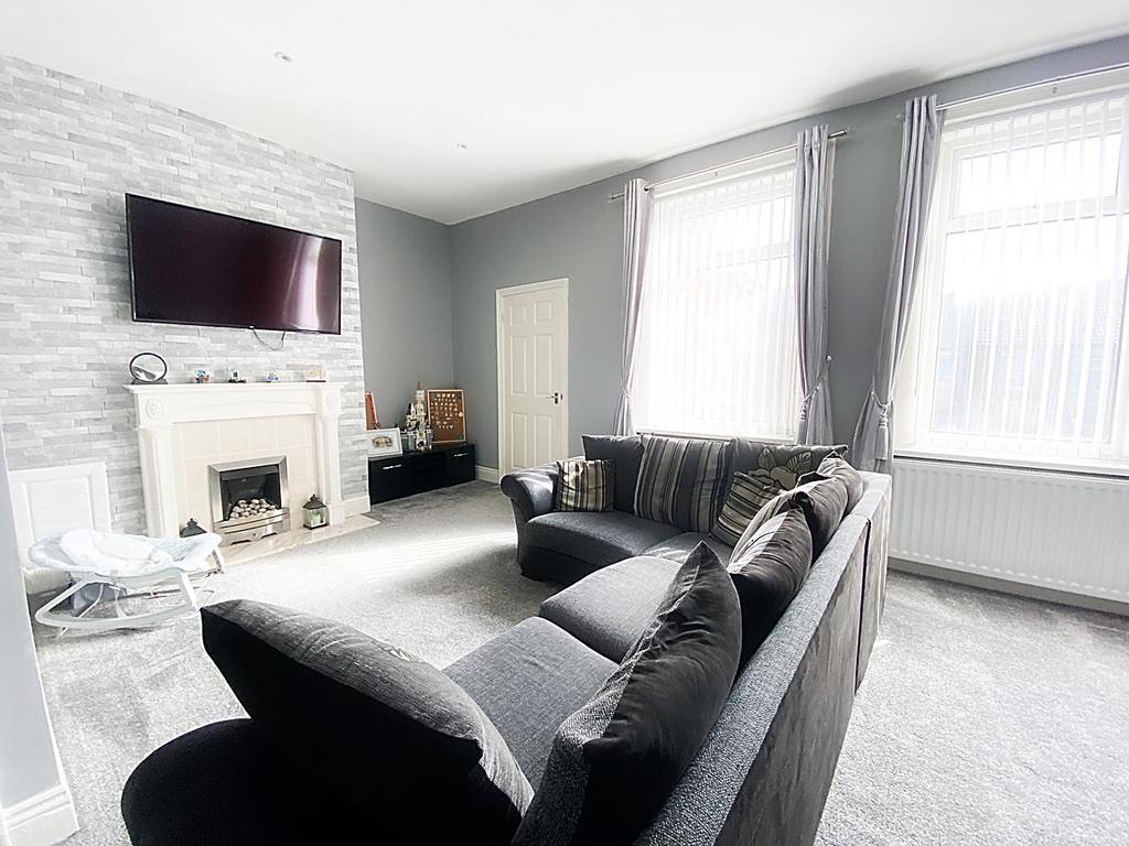 Lounge/ Dining Room