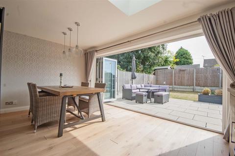 3 bedroom terraced house for sale - Churchill Rise, Springfield, Chelmsford