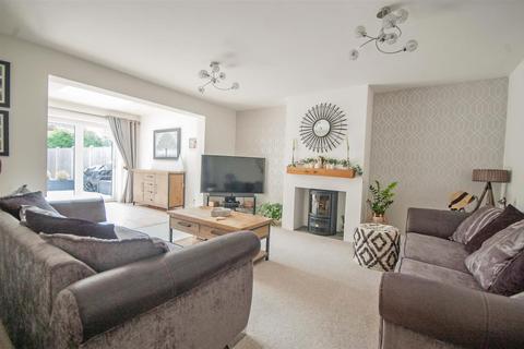 3 bedroom terraced house for sale - Churchill Rise, Springfield, Chelmsford