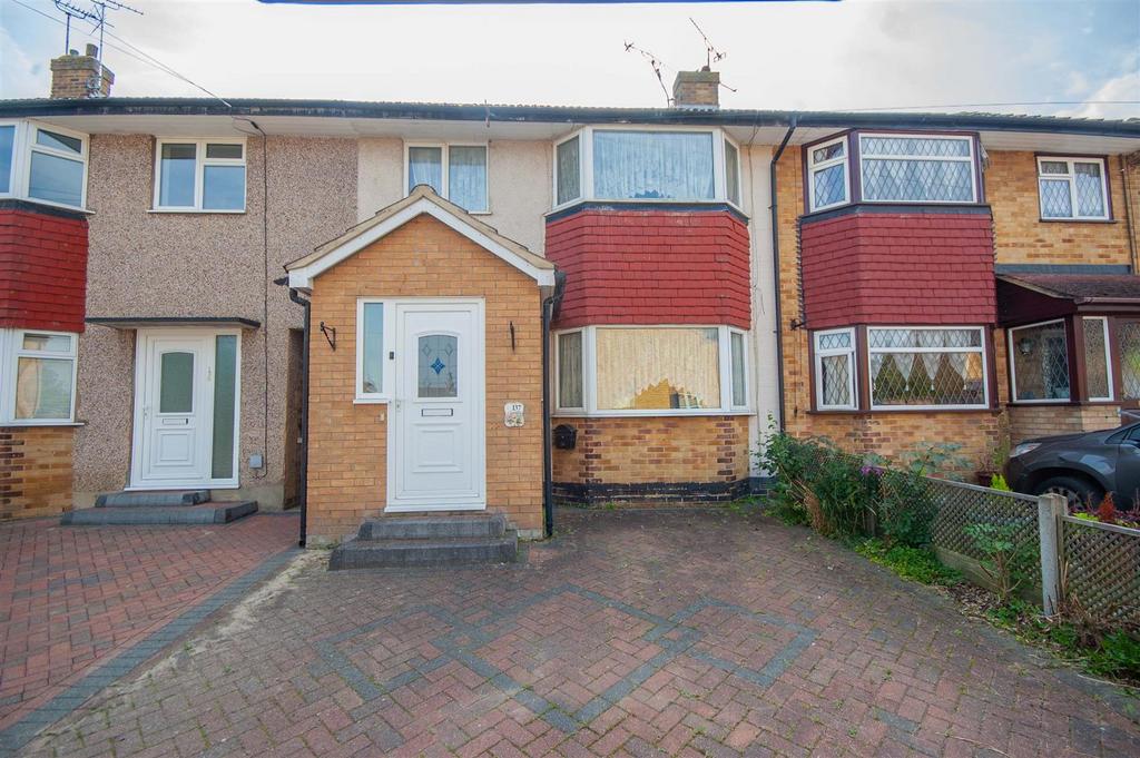 Lucas Avenue, Moulsham Lodge, Chelmsford 3 bed terraced house £369,950