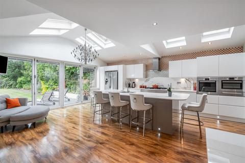 86 Broad Oaks Road, Solihull, B91 1HZ