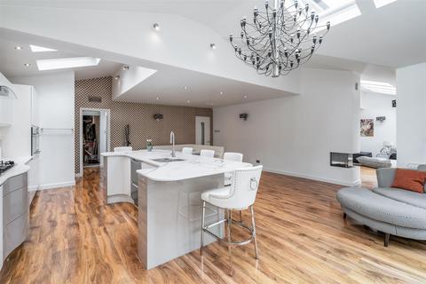 86 Broad Oaks Road, Solihull, B91 1HZ