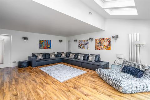 86 Broad Oaks Road, Solihull, B91 1HZ
