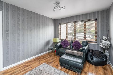86 Broad Oaks Road, Solihull, B91 1HZ