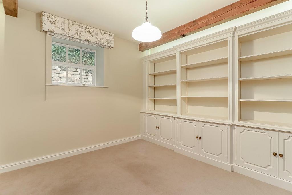 Bedroom 4.jpg