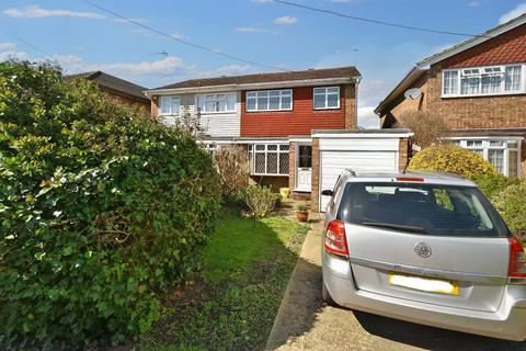 3 bedroom semi-detached house for sale, Central Avenue, Canvey Island SS8