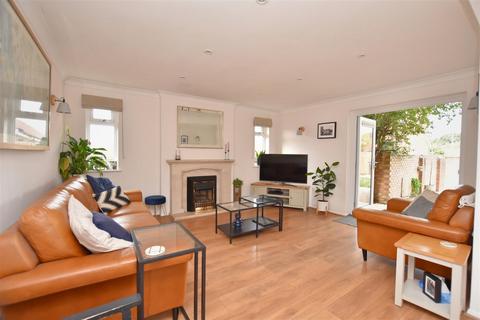 12 Anson Close, South Woodham Ferrers, Chelmsford, CM3 5YJ