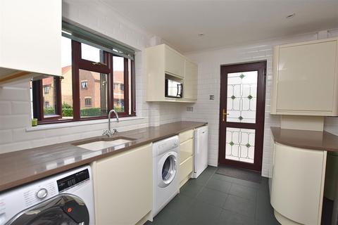 12 Anson Close, South Woodham Ferrers, Chelmsford, CM3 5YJ