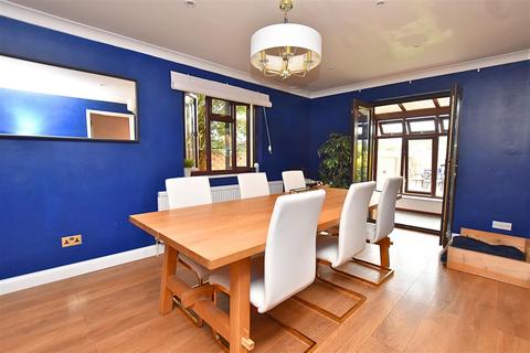 12 Anson Close, South Woodham Ferrers, Chelmsford, CM3 5YJ