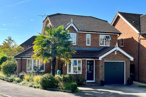 17 Atkinson Walk, Kennington, Ashford, TN24 9SB