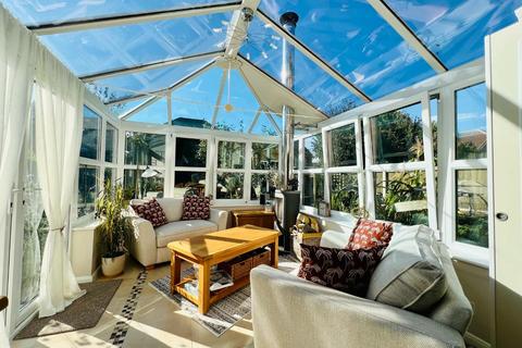 17 Atkinson Walk, Kennington, Ashford, TN24 9SB