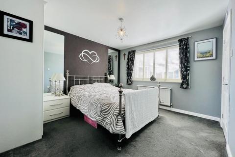 17 Atkinson Walk, Kennington, Ashford, TN24 9SB