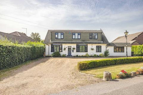 44 Fairfield Approach, Wraysbury, Staines, TW19 5DS