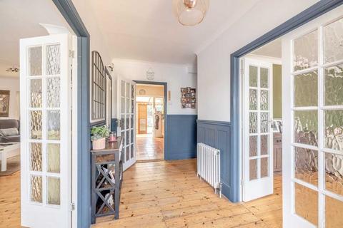 44 Fairfield Approach, Wraysbury, Staines, TW19 5DS
