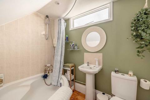 44 Fairfield Approach, Wraysbury, Staines, TW19 5DS