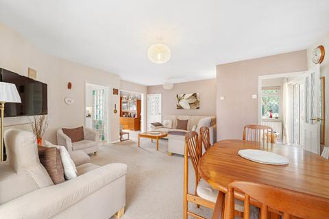 2 Farm Drive, Croydon, CR0 8HR