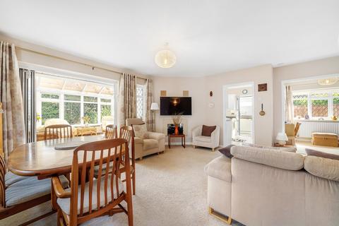 2 Farm Drive, Croydon, CR0 8HR