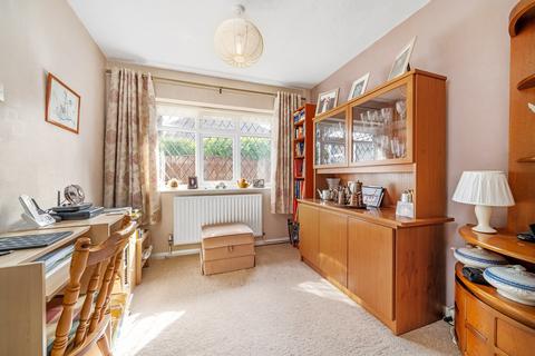 2 Farm Drive, Croydon, CR0 8HR