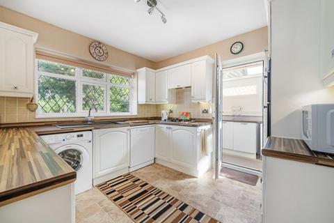 2 Farm Drive, Croydon, CR0 8HR