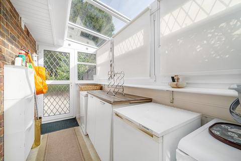 2 Farm Drive, Croydon, CR0 8HR