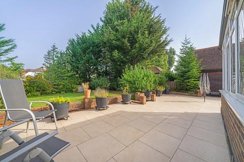 2 Farm Drive, Croydon, CR0 8HR