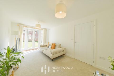 3 Eagle Way, St Albans, AL4 0LH