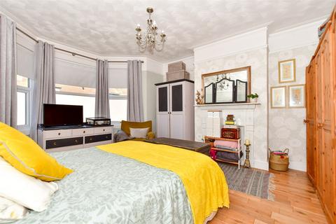 6 bedroom end of terrace house for sale, Windsor Avenue, Margate, Kent