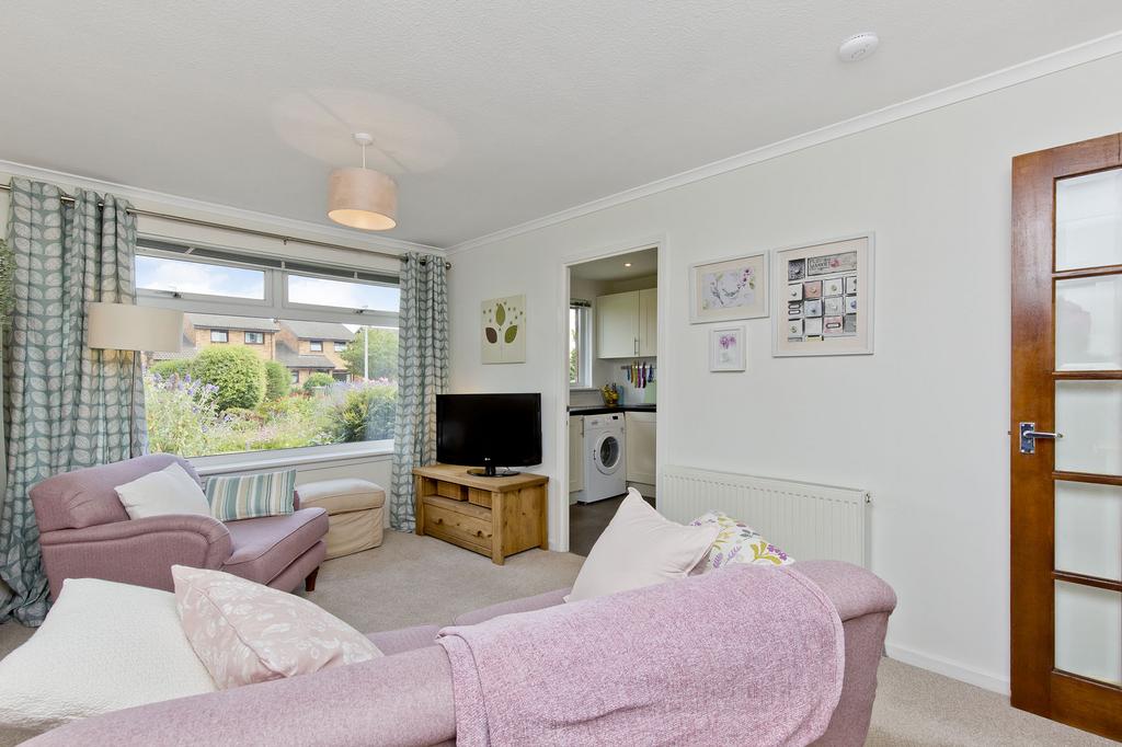 33 Newhouse Avenue, Dunbar, East Lothian, EH42 1NE 2 bed semidetached