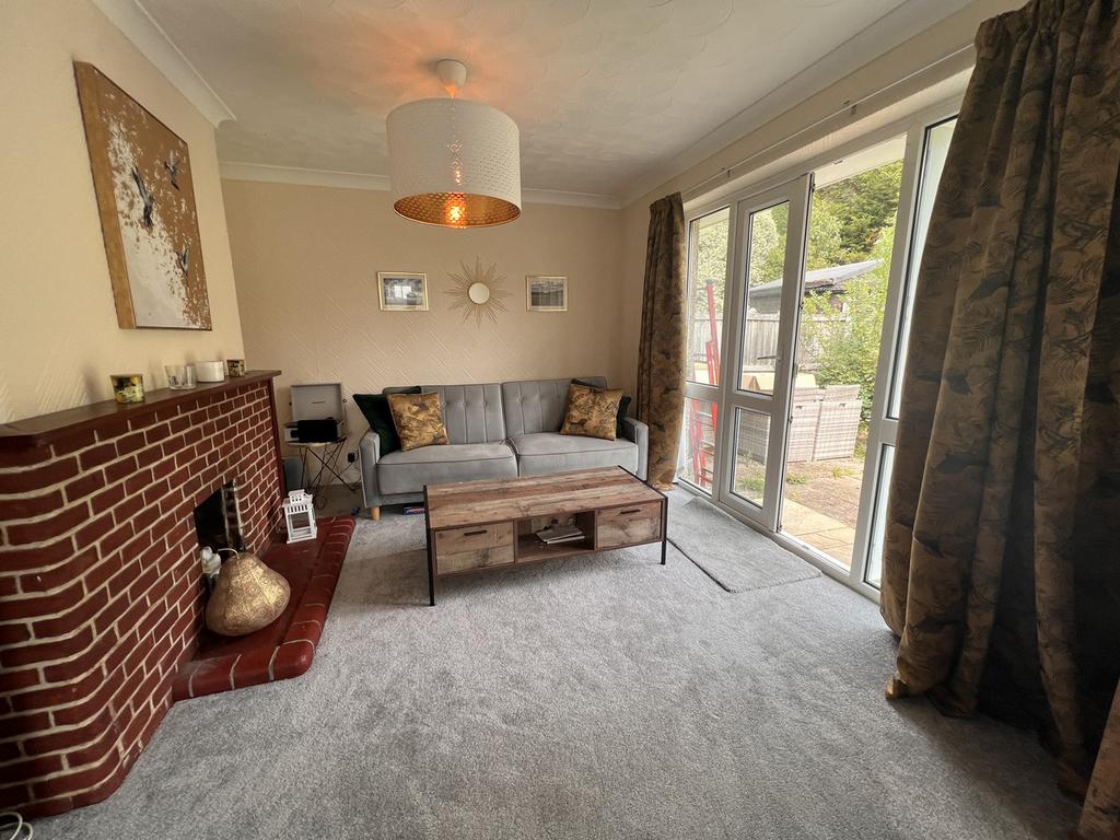 Stanley Road, Benfleet, SS7 3 bed detached bungalow £1,600 pcm (£369 pw)