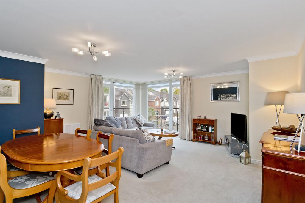 5/3 Maplewood Park, Edinburgh, EH12 8WU 2 bed flat £270,000