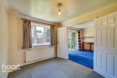 49 Barwell Way, Witham, CM8 2TY