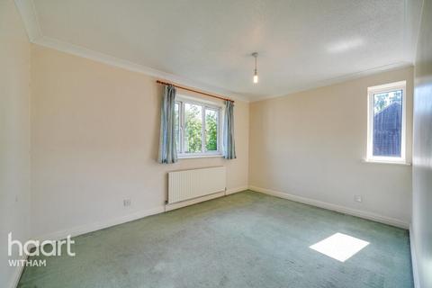 49 Barwell Way, Witham, CM8 2TY