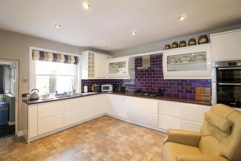 4 bedroom terraced house for sale, North Street, Ripon