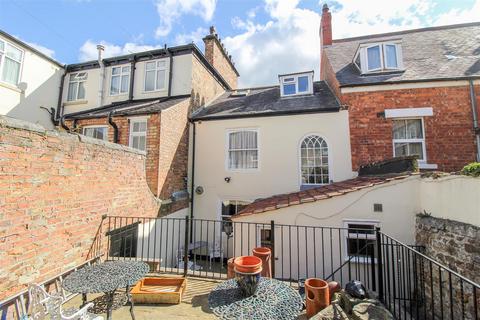 4 bedroom terraced house for sale, North Street, Ripon